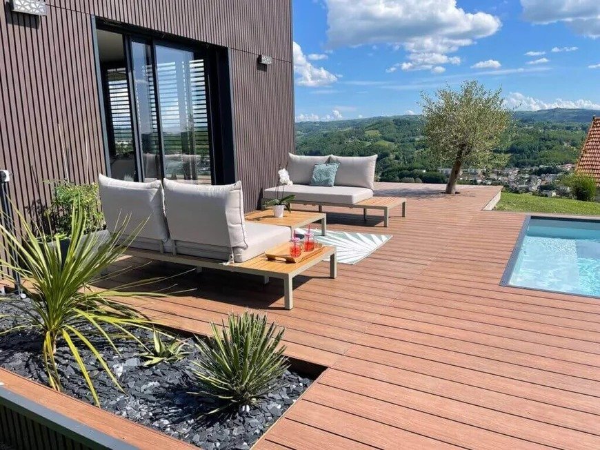 Terrasse en bois, salon exterieur et vue